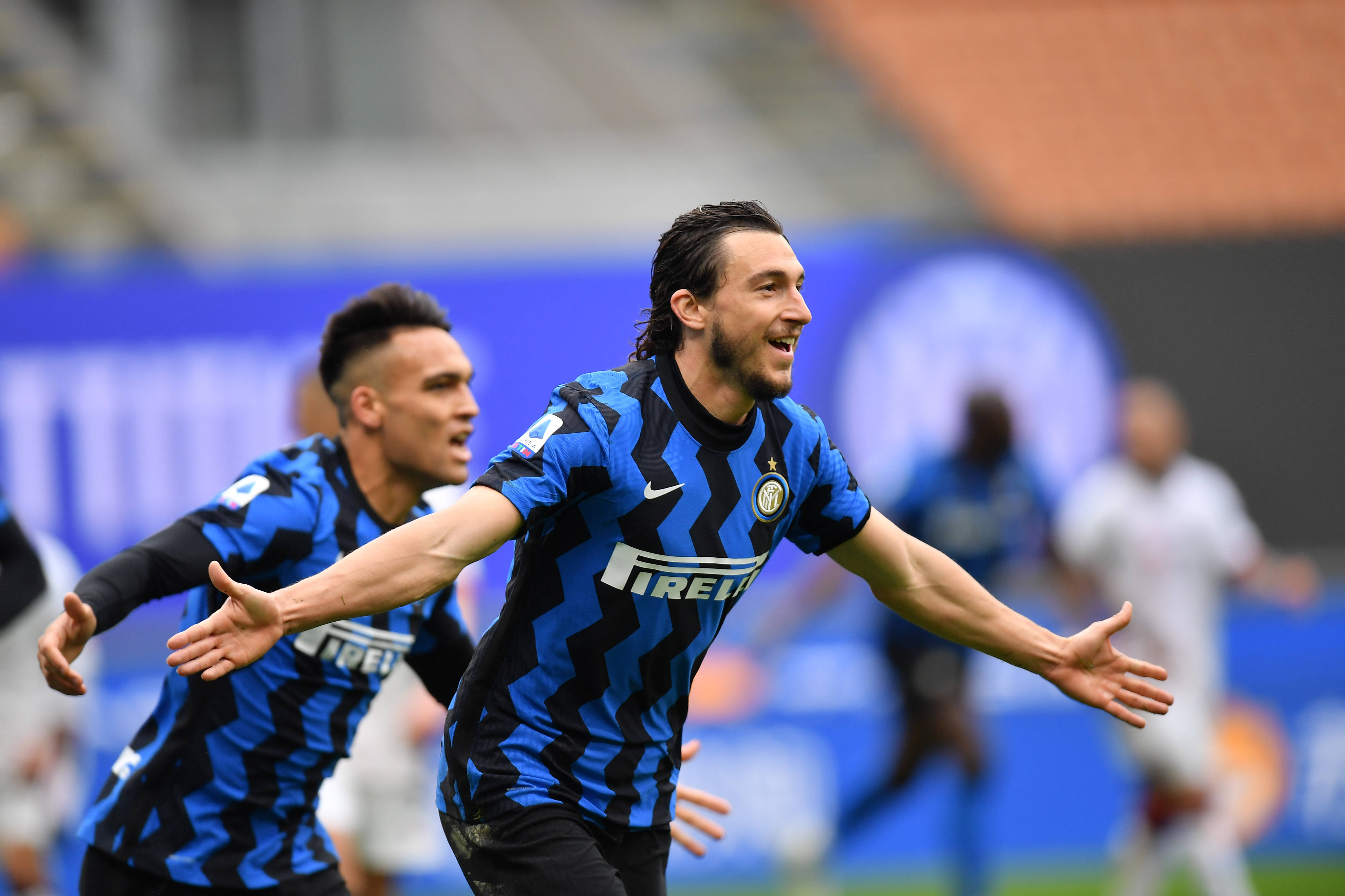 一场1-1，让曼城渔翁得利！阿森纳11打10不胜，英超争冠形势有变（1-1平局成全曼城！阿森纳11打10未能取胜，英超夺冠格局生变）