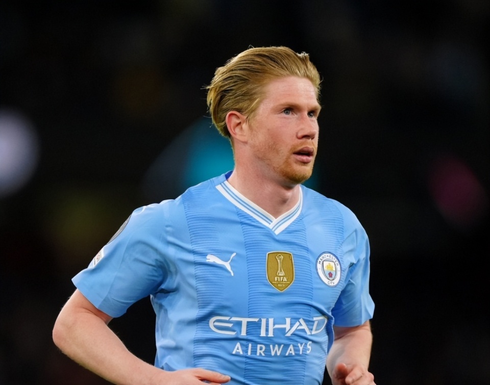 国脚连续两轮进球，状态火热（国脚连场进球，状态正佳）