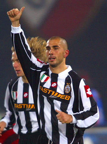 王哲林17分 CBA俱乐部杯上海男篮111-72战胜四川 杜智博23分（CBA俱乐部杯：上海男篮111-72大胜四川，王哲林17分、杜智博23分）