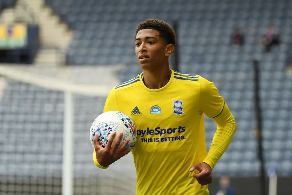 欧冠淘汰赛前瞻：拜仁主场迎战切尔西,