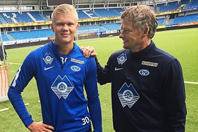 2板6助2抢，三分9中7 一己之力下起三分雨（2板6助2断，三分9投7中 一人掀起三分狂潮）