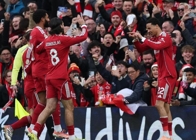 友谊赛战报：科曼、C罗破门，利雅得胜利4-2阿布扎比联合（热身赛：科曼、C罗建功，利雅得胜利4-2击败阿布扎比联合）