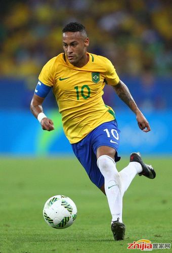 米兰体育总监：亚沙里和莫德里奇关系很好，他经常和莫德里奇交流（米兰体育总监：亚沙里与莫德里奇关系密切，交流频繁）