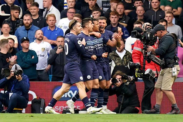 本赛季俱乐部双人组进球榜：凯恩+迪亚斯37球高居第一（本季俱乐部双人组进球排行：凯恩与迪亚斯37球登顶）