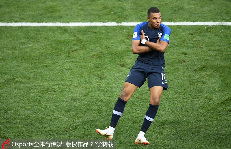 这脚传球是不是开挂？