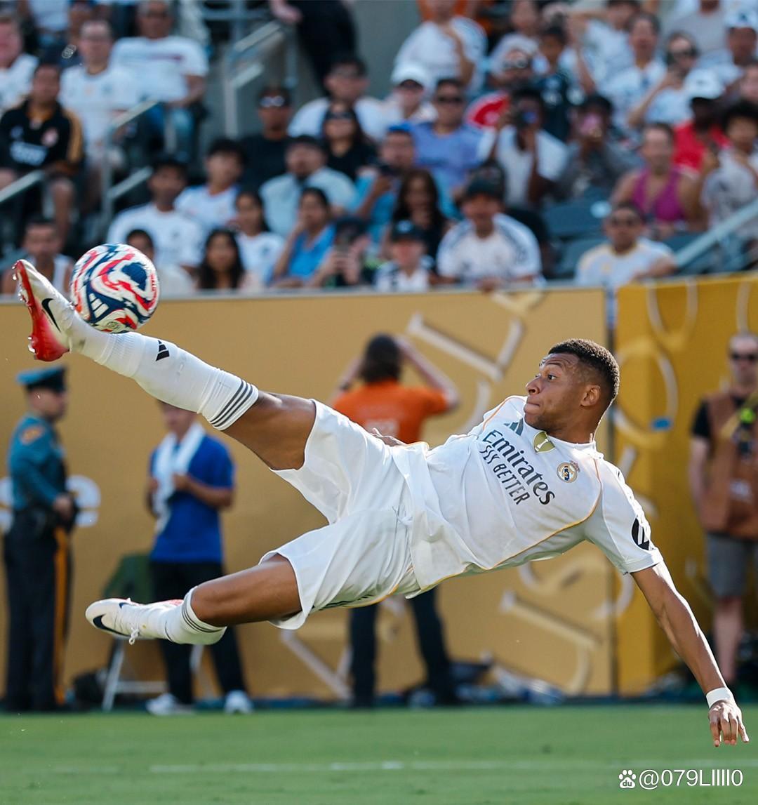 被东契奇吐槽太滑！队记：湖人今天将不会使用NBA杯专用地板（东契奇嫌地板太滑，队记：湖人今日将弃用NBA杯专用地板）