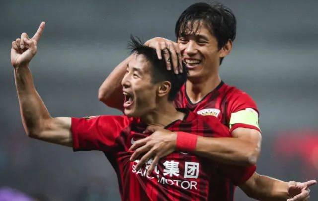 NBA快艇与独行侠鏖战两加时，哈登36岁砍下41分（NBA快艇与独行侠双加时激战，36岁哈登轰下41分）