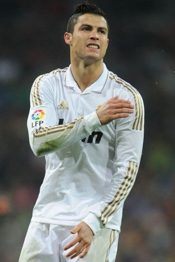 精彩绝伦！官方：奥瓦勒的蝎子摆尾进球获得玛塔奖（官方确认：奥瓦勒蝎子摆尾破门荣获玛塔奖）